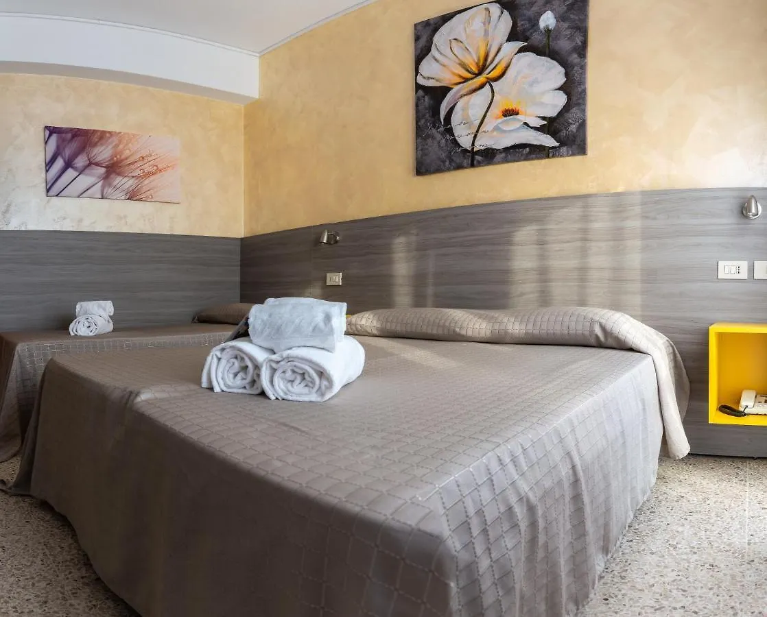 Hotel Laura Cavallino-Treporti 0*,